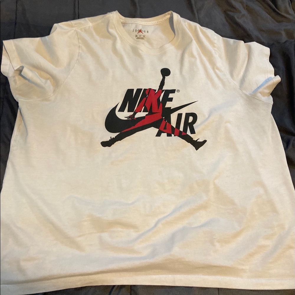 Nike/Jordans shirt for a man